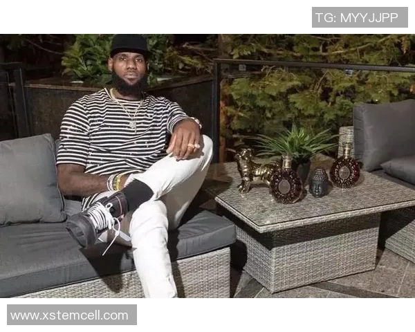 足球巨星亲自亮相 球鞋设计新潮流引领赛场风尚